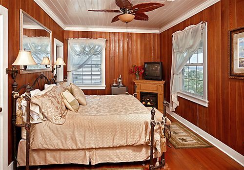 Beachfront Bed & Breakfast Сент Августин Стая снимка